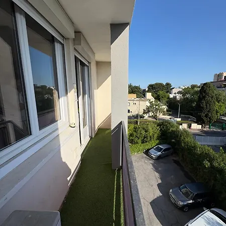 3 Bedrooms Near Train & Center Appartamento *