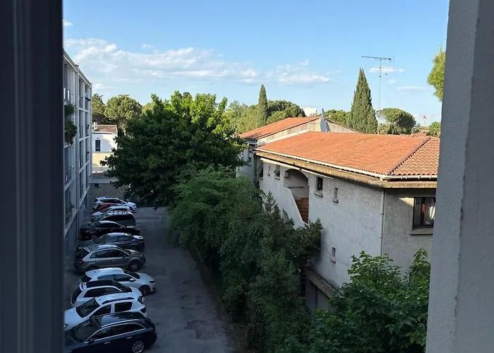 3 Bedrooms Near Train & Center Διαμέρισμα *